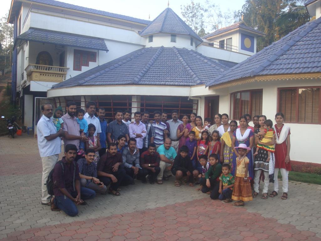 Wayanad Gate Resort Манантавади Екстериор снимка