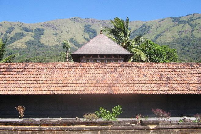 Wayanad Gate Resort Манантавади Екстериор снимка