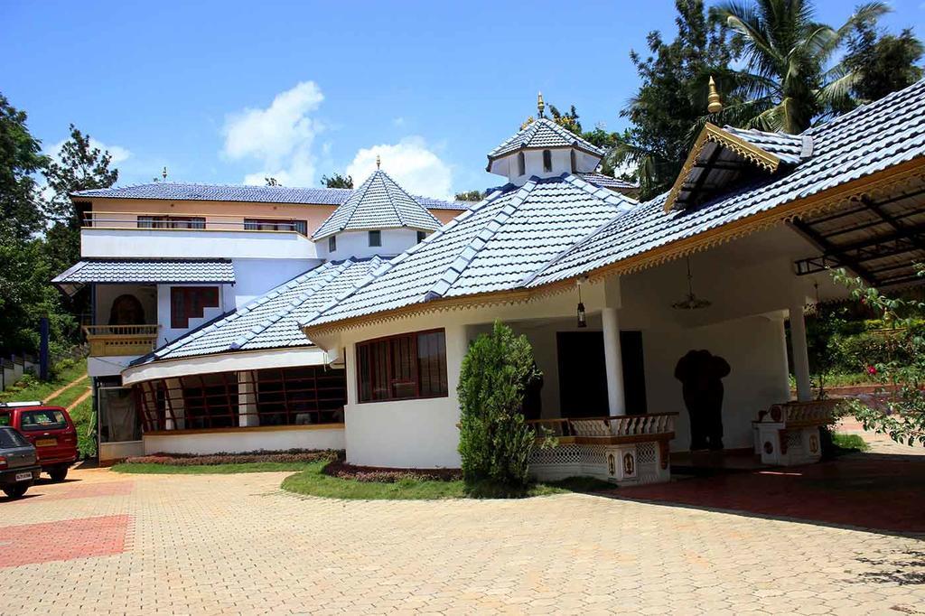 Wayanad Gate Resort Манантавади Екстериор снимка